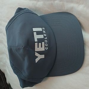 Yeti hat